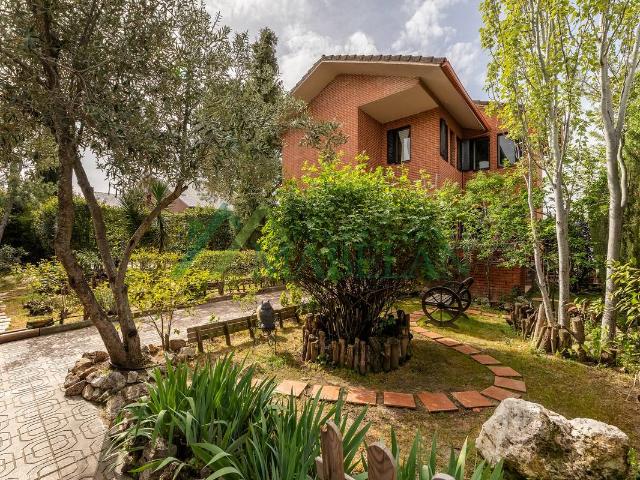 Casa chalet en Venta en Monte Rozas
