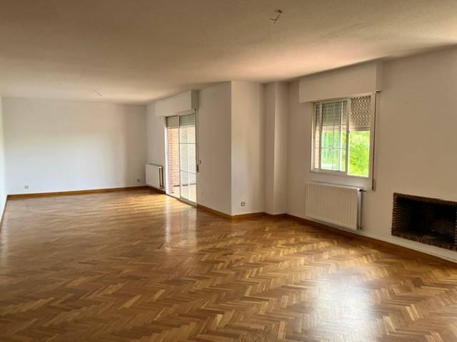 Casa chalet en Venta en Monte Rozas