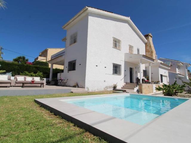 Casa chalet en Venta en Montepilar