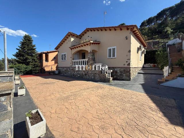 Casa chalet en Venta en Montornès del Vallès
