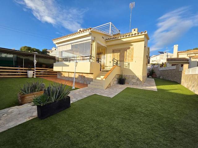 Casa chalet en Venta en Montornés Las Palmas El Refugio