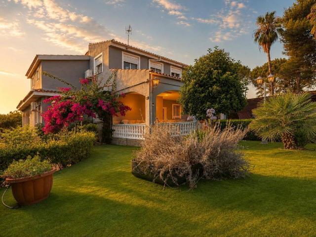 Casa chalet en Venta en Montserrat
