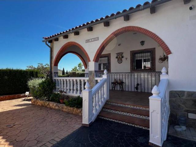 Casa chalet en Venta en Montroi / Montroy