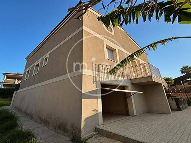 Casa chalet en Venta en Montroi / Montroy