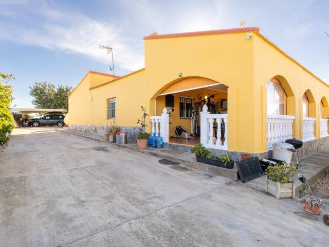 Casa chalet en Venta en Montroi / Montroy