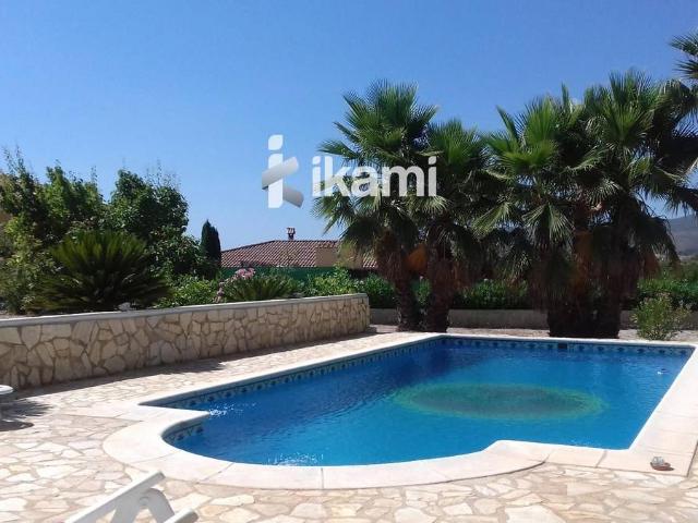 Casa chalet en Venta en Montroi / Montroy