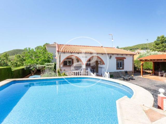 Casa chalet en Venta en Montroi / Montroy