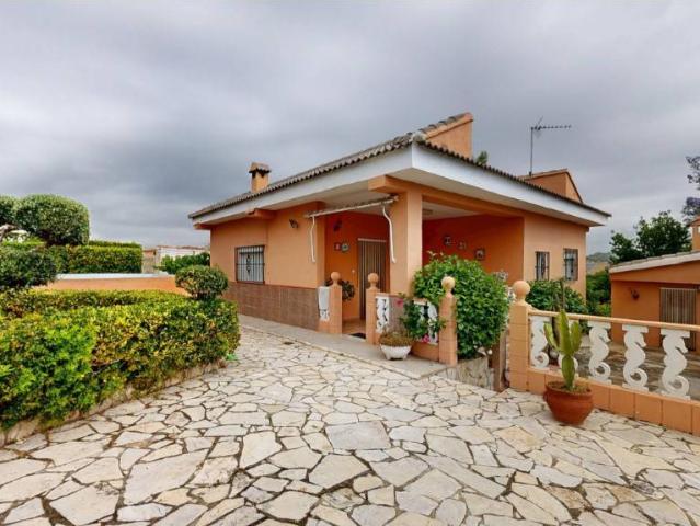 Casa chalet en Venta en Montroi / Montroy