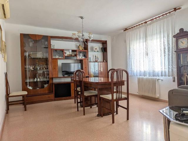Casa chalet en Venta en Monzón
