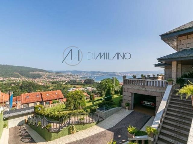 Casa chalet en Venta en Moaña