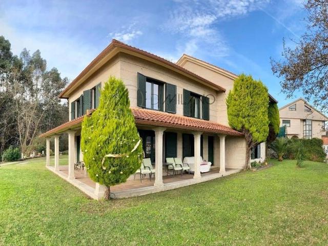 Casa chalet en Venta en Moaña