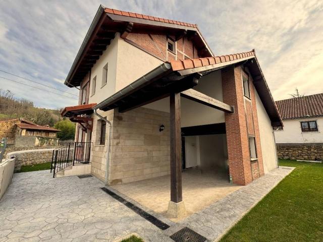 Casa chalet en Venta en Molledo