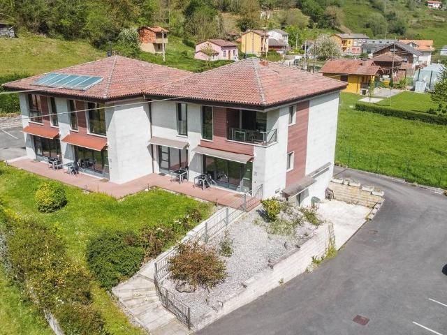 Casa chalet en Venta en Morcín