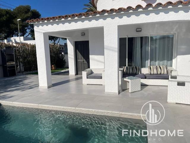 Casa chalet en Venta en Muga Gran Reserva Badia