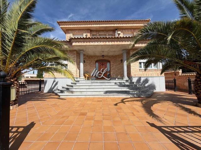 Casa chalet en Venta en Nambroca