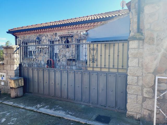 Casa chalet en Venta en Navaluenga