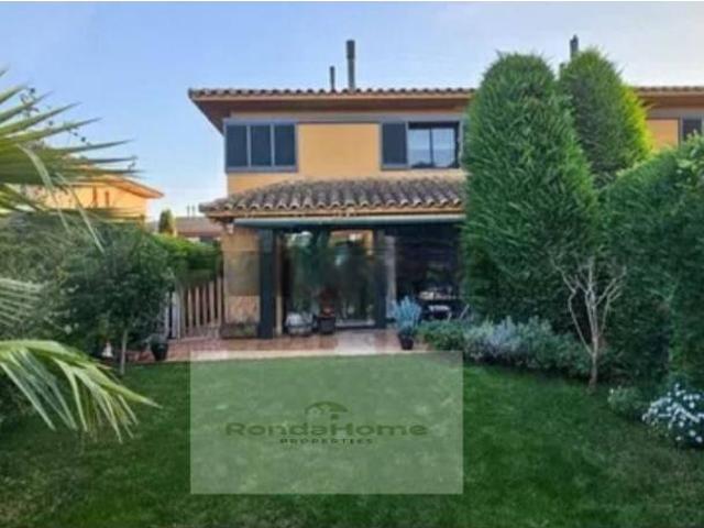 Casa chalet en Venta en Navata