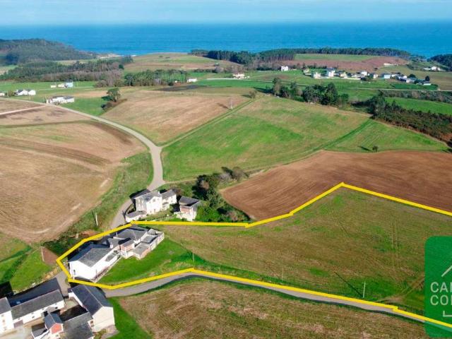 Casa chalet en Venta en Navia