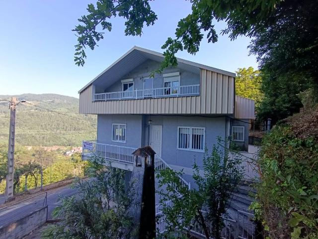 Casa chalet en Venta en Nogueira de Ramuín