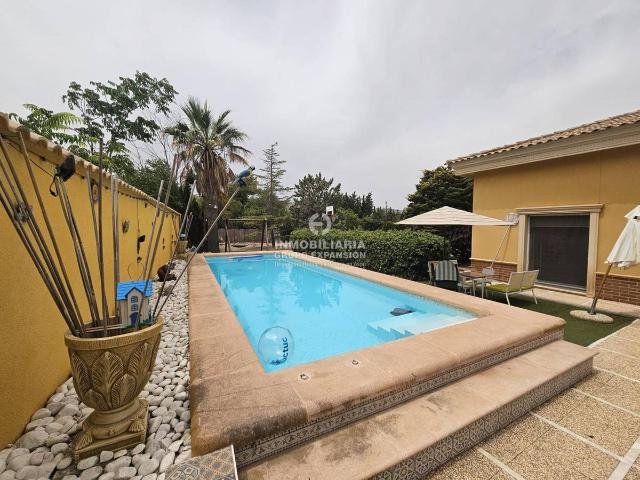 Casa chalet en Venta en Novelda