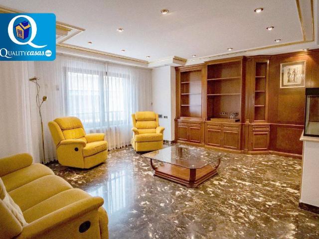 Casa chalet en Venta en Novelda