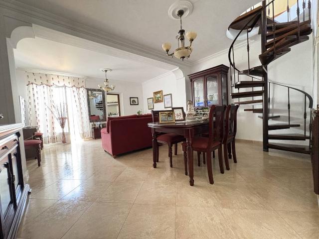 Casa chalet en Venta en Núcleo urbano