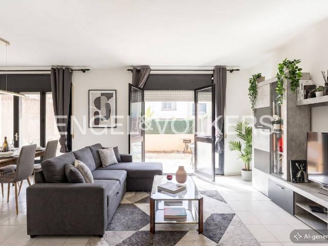 Casa adosada en Venta en Nucli Urbà