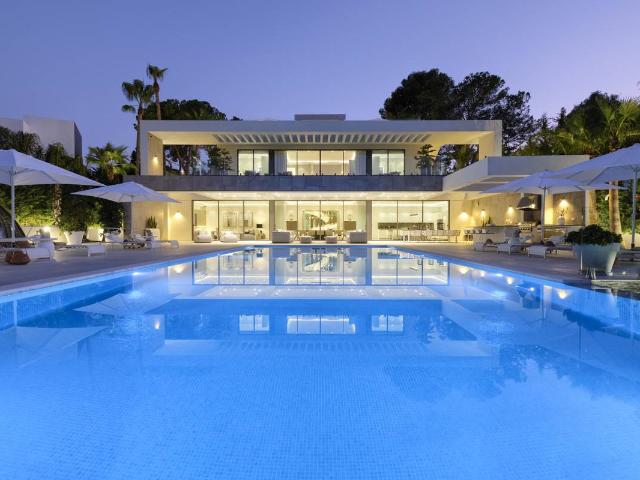 Casa chalet en Venta en Nueva Andalucía centro