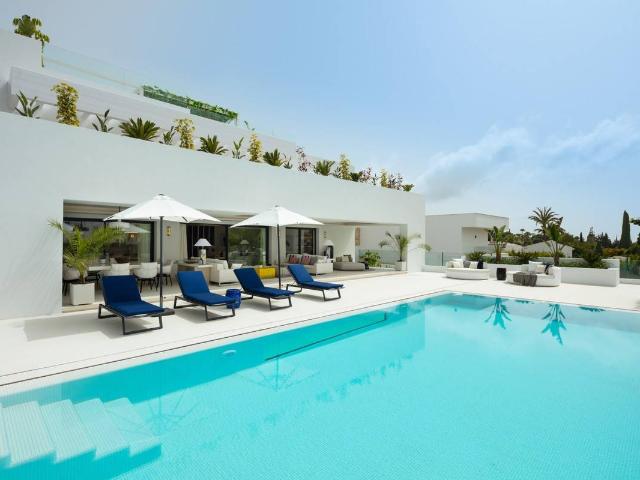Casa chalet en Venta en Nueva Andalucía centro