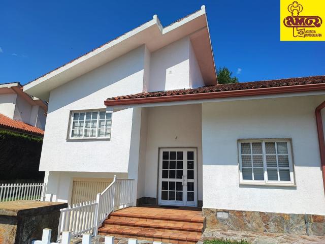 Casa chalet en Venta en O Milladoiro
