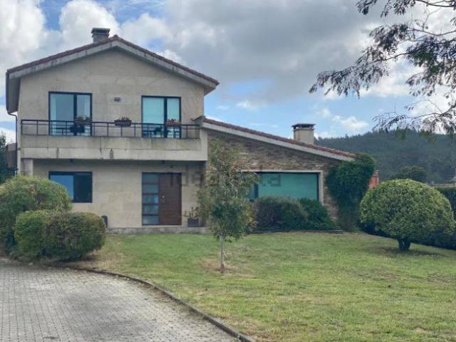 Casa chalet en Venta en O Milladoiro