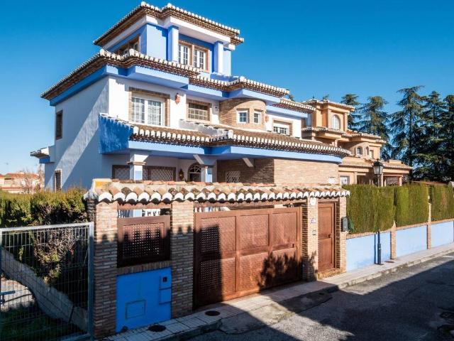 Casa chalet en Venta en Ogíjares