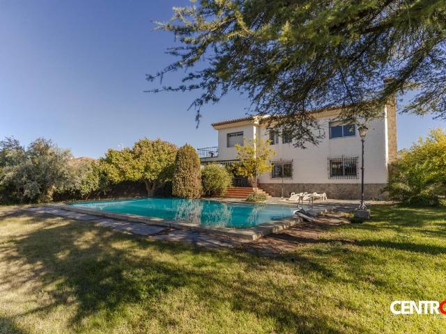 Casa chalet en Venta en Ogíjares