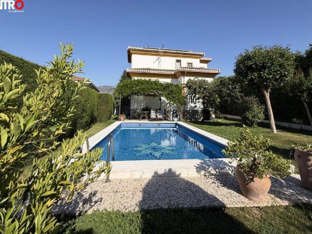 Casa chalet en Venta en Ogíjares