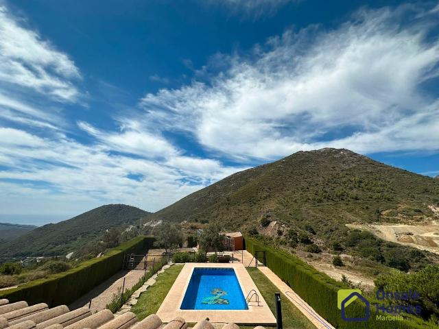 Casa chalet en Venta en Ojén