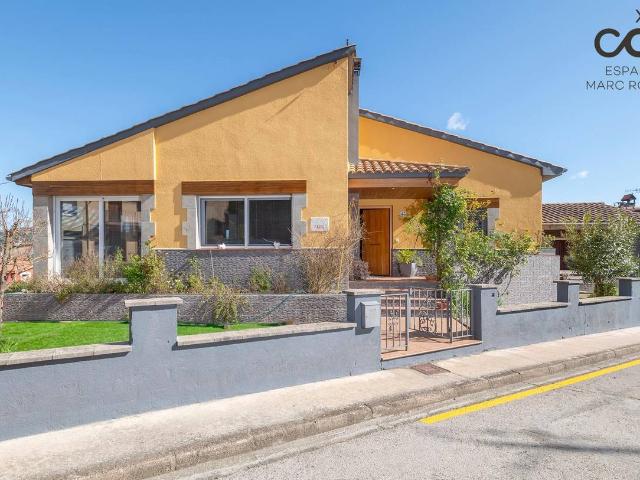 Casa chalet en Venta en Olot