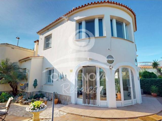 Casa chalet en Venta en Oliva Nova