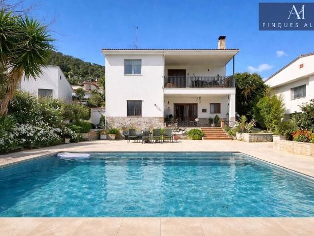 Casa chalet en Venta en Olivella