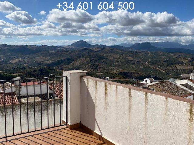 Casa chalet en Venta en Olvera