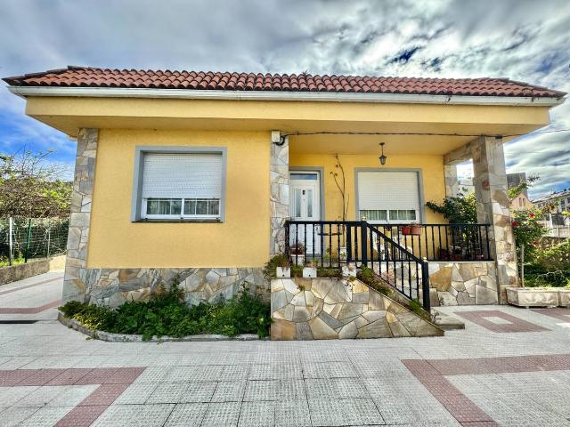Casa chalet en Venta en Oseiro