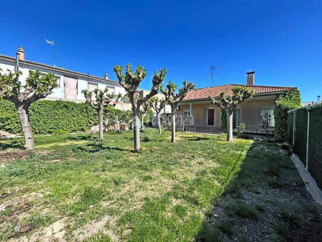 Casa chalet en Venta en Osera de Ebro