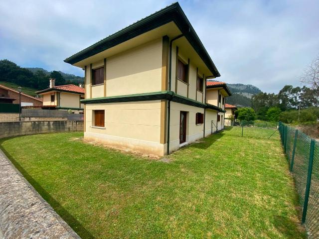 Casa chalet en Venta en Otañes Talledo