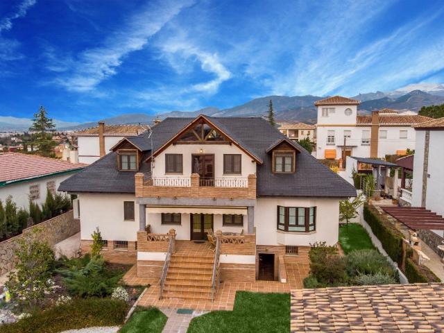 Casa chalet en Venta en Otura