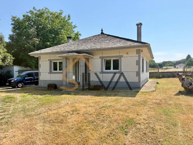Casa chalet en Venta en Outeiro de Rei