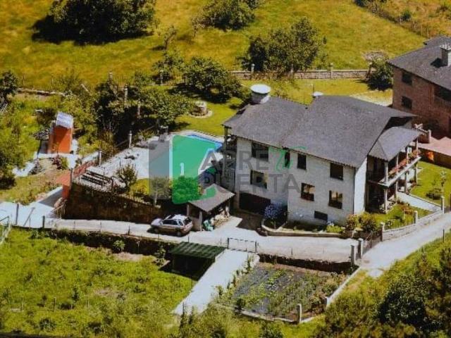 Casa chalet en Venta en Padrenda