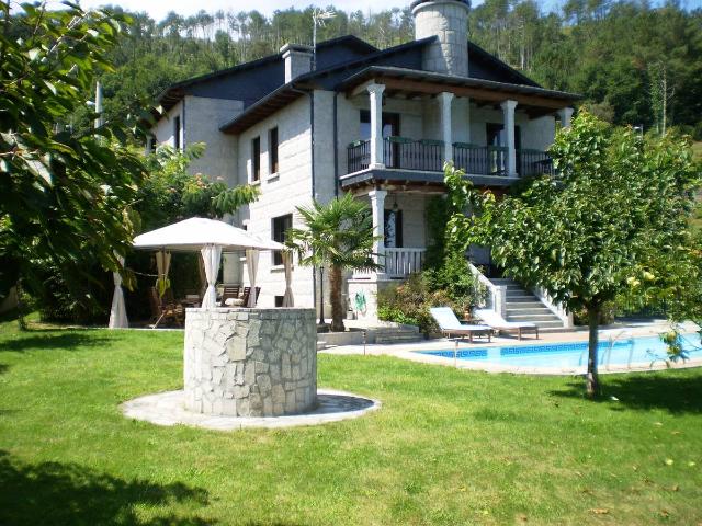 Casa chalet en Venta en Padrenda