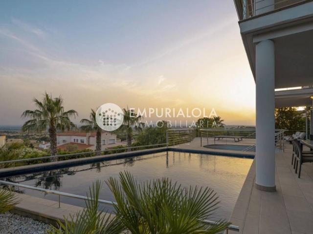 Casa chalet en Venta en Palau saverdera