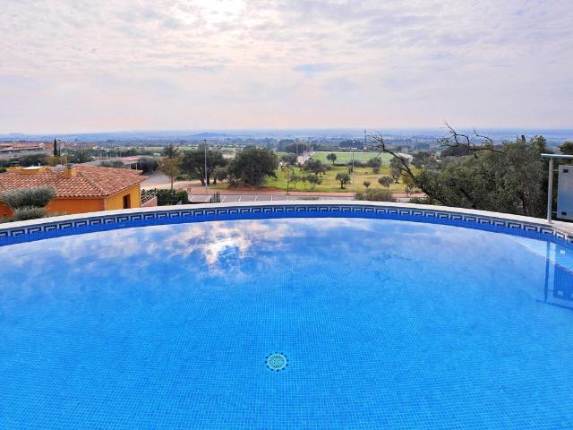 Casa chalet en Venta en Palau saverdera
