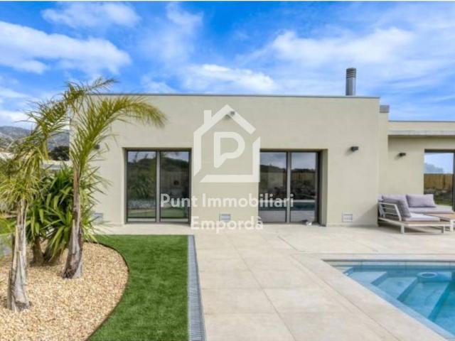 Casa chalet en Venta en Palau saverdera