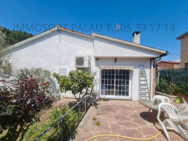 Casa chalet en Venta en Palau solità i Plegamans